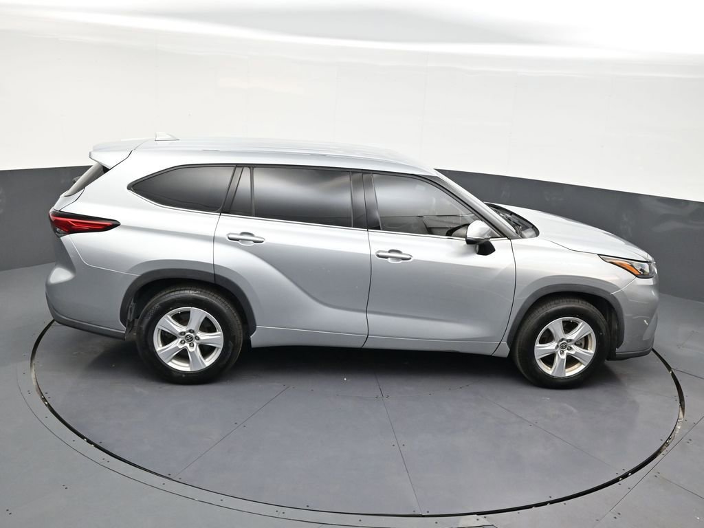 Used 2020 Toyota Highlander L image 18