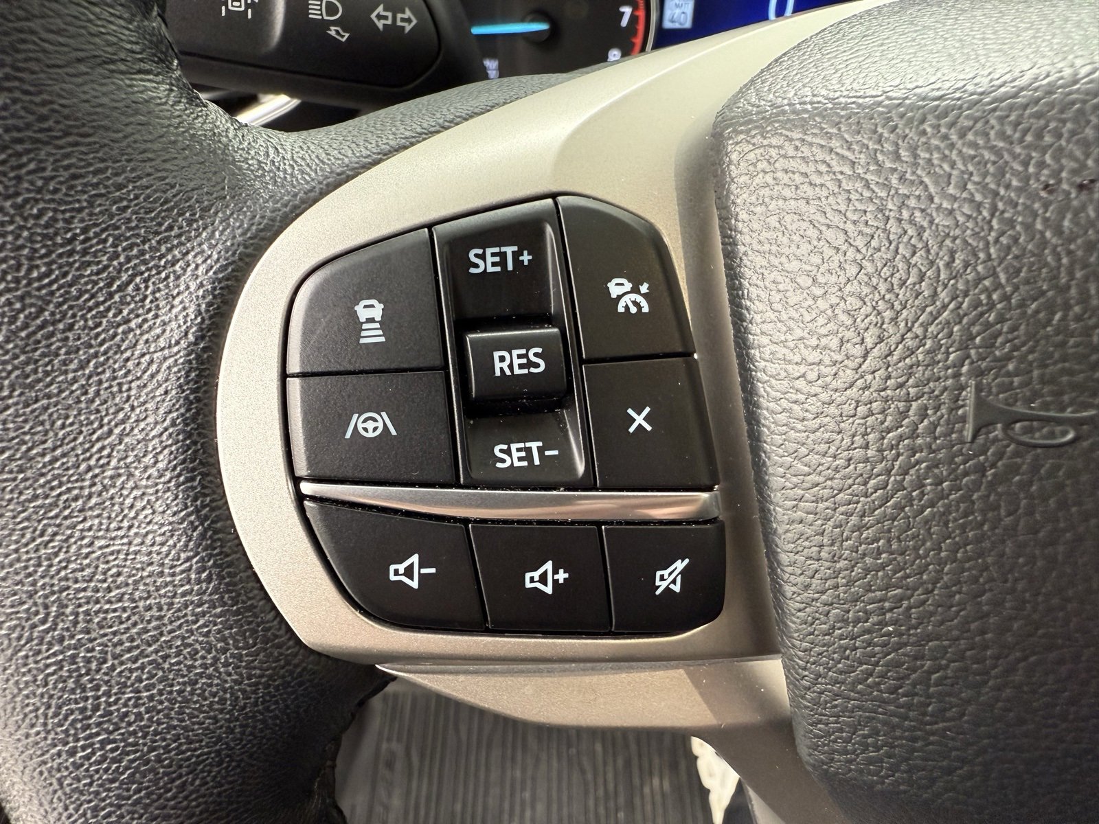 Used 2023 Ford Explorer Limited w/ Equipment Group 301A image 22