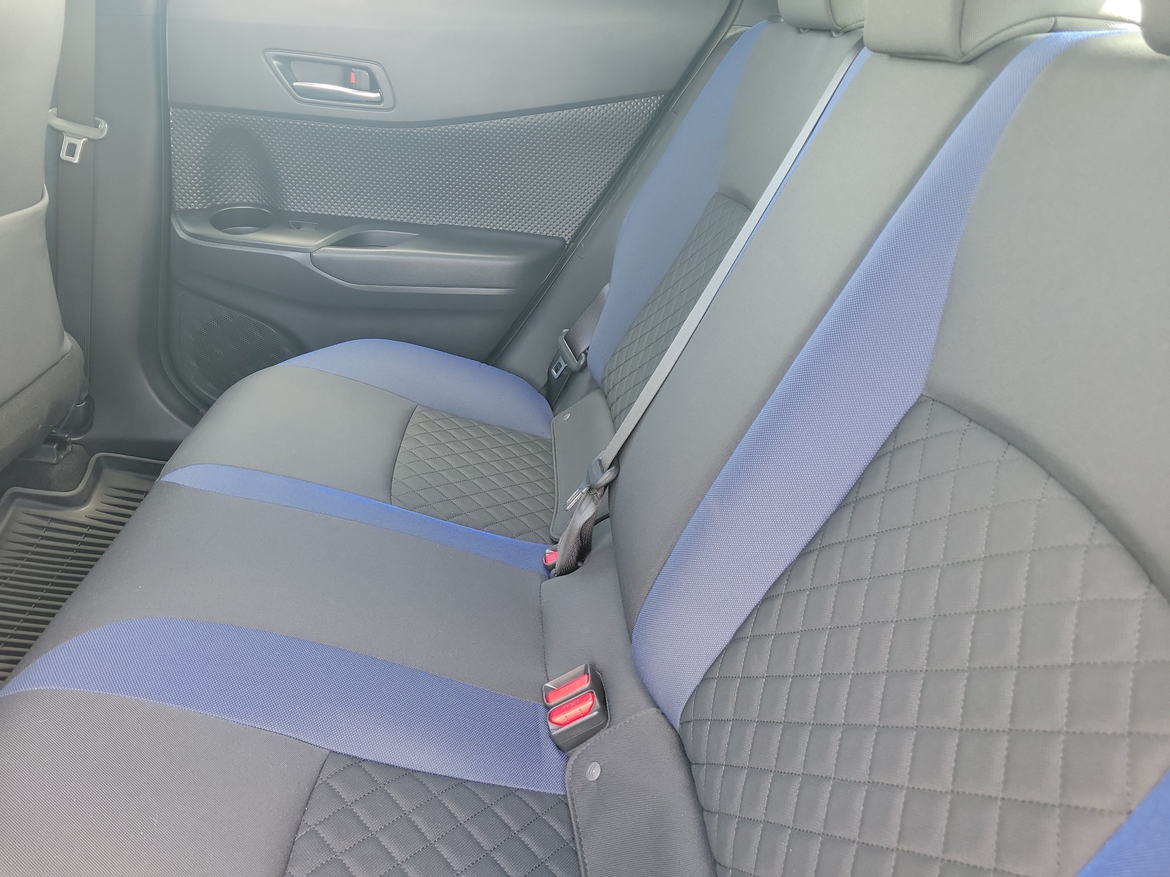 Used 2021 Toyota C-HR XLE FWD image 11