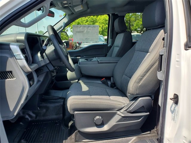 New 2025 Ford F450 XL w/ XL Chrome Package image 15