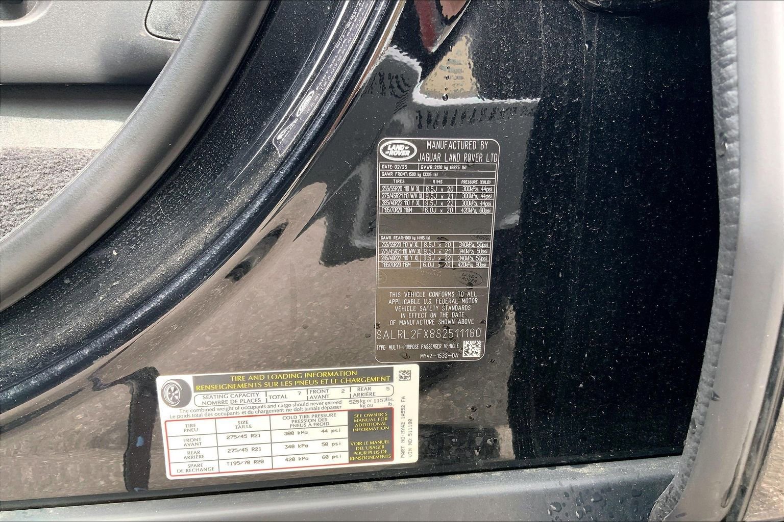 Used 2025 Land Rover Discovery Dynamic SE AWD/4WD image 4