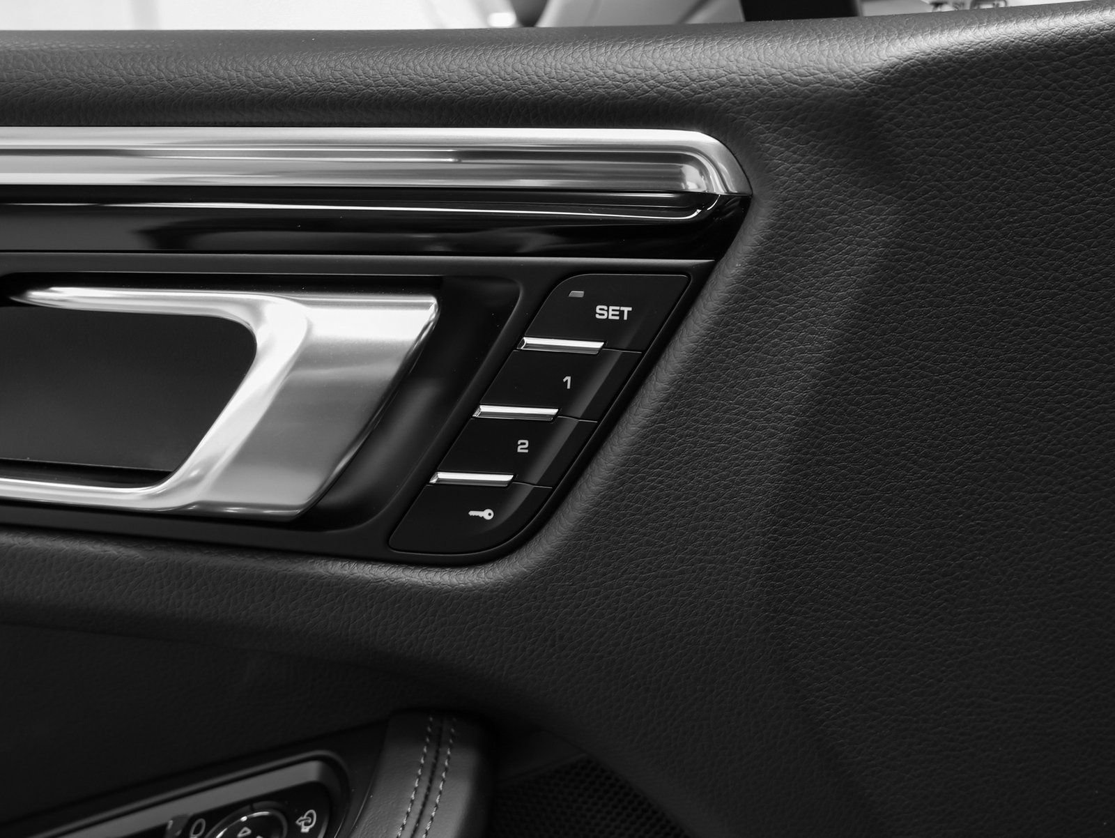 New 2026 Porsche Macan image 28