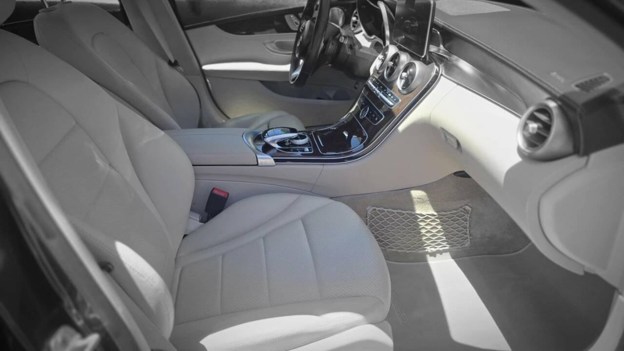 Used 2015 Mercedes-Benz C 300 4MATIC Sedan image 13