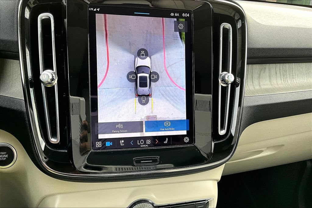 Certified 2023 Volvo XC40 B5 Plus w/ Driver Assist Package AWD/4WD image 29