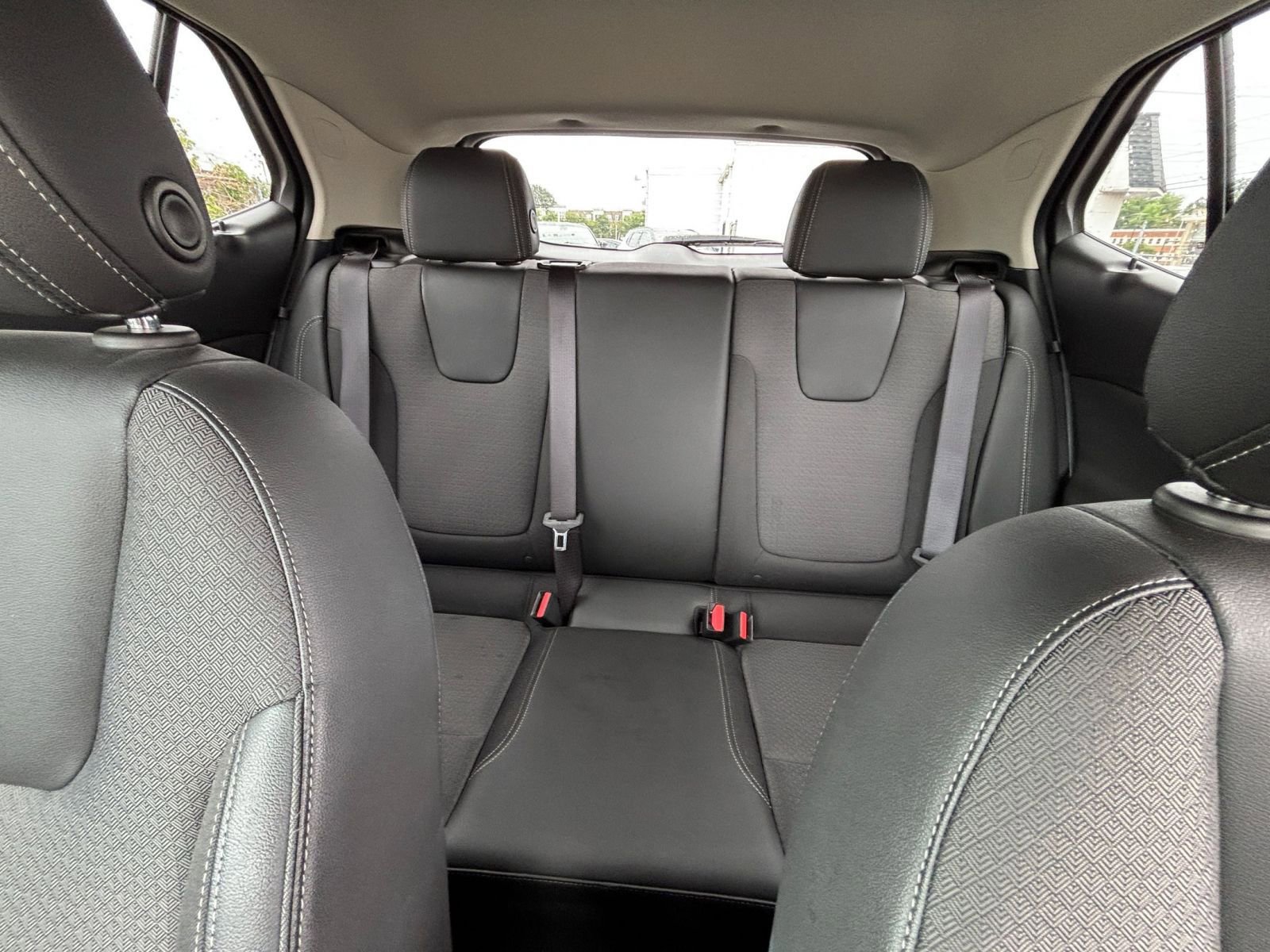 Used 2025 Buick Encore GX Preferred FWD image 38