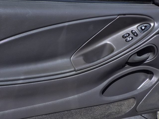 Used 2001 Ford Mustang Cobra RWD image 10