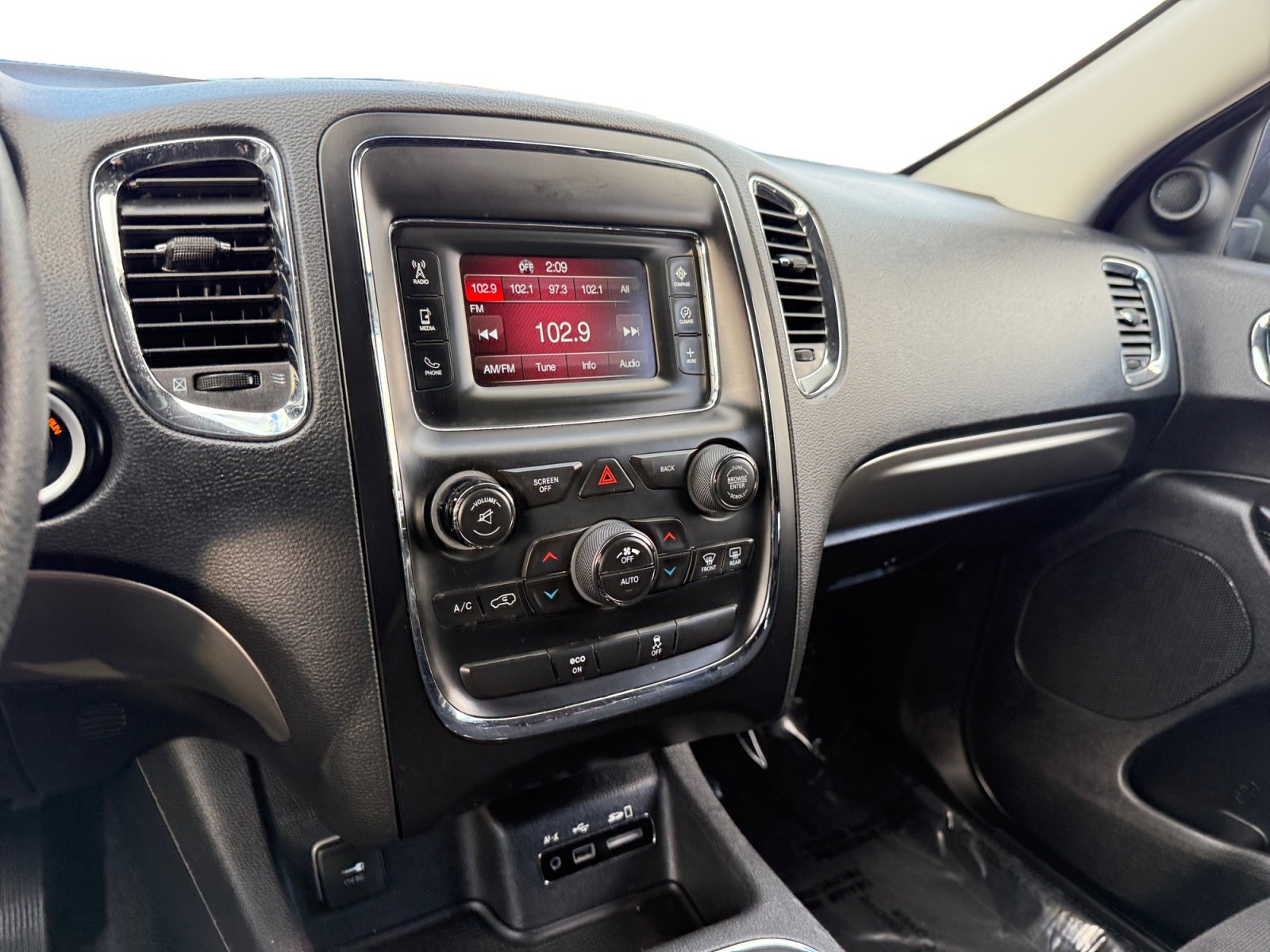 Used 2015 Dodge Durango SXT image 12