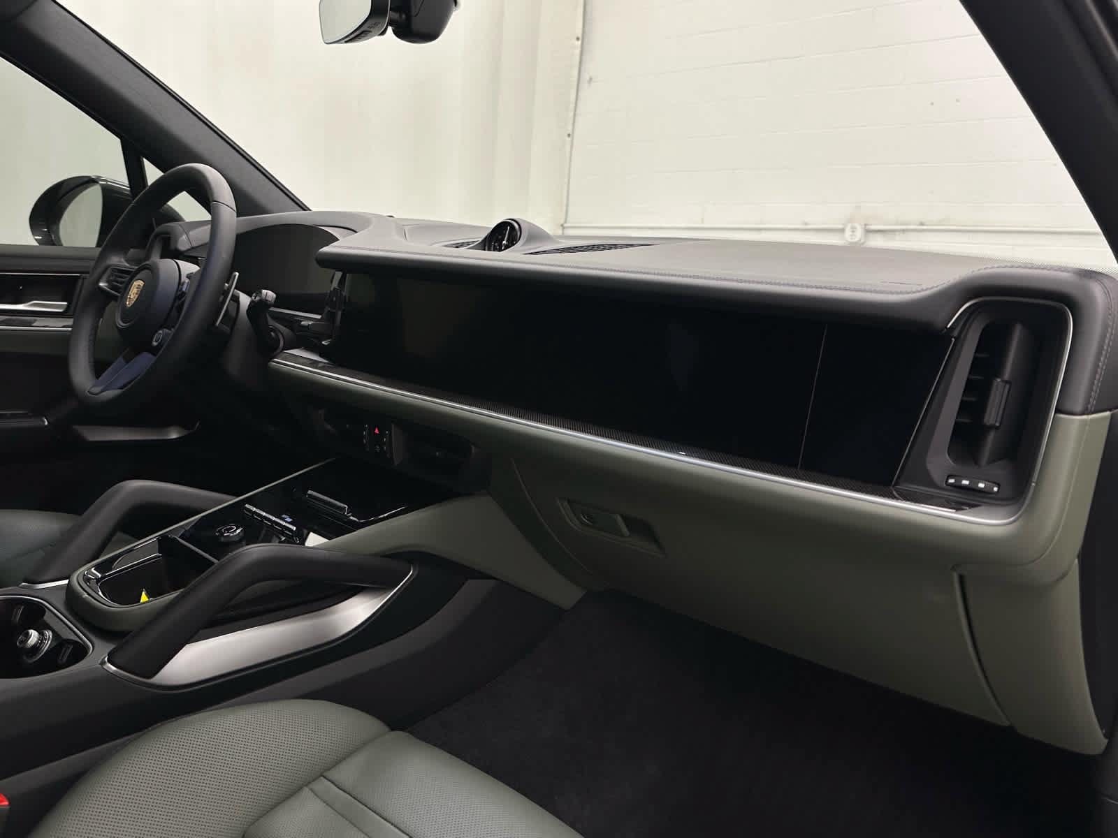 Used 2025 Porsche Cayenne S AWD/4WD image 17