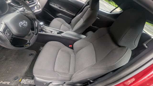 Used 2018 Toyota C-HR XLE FWD image 15