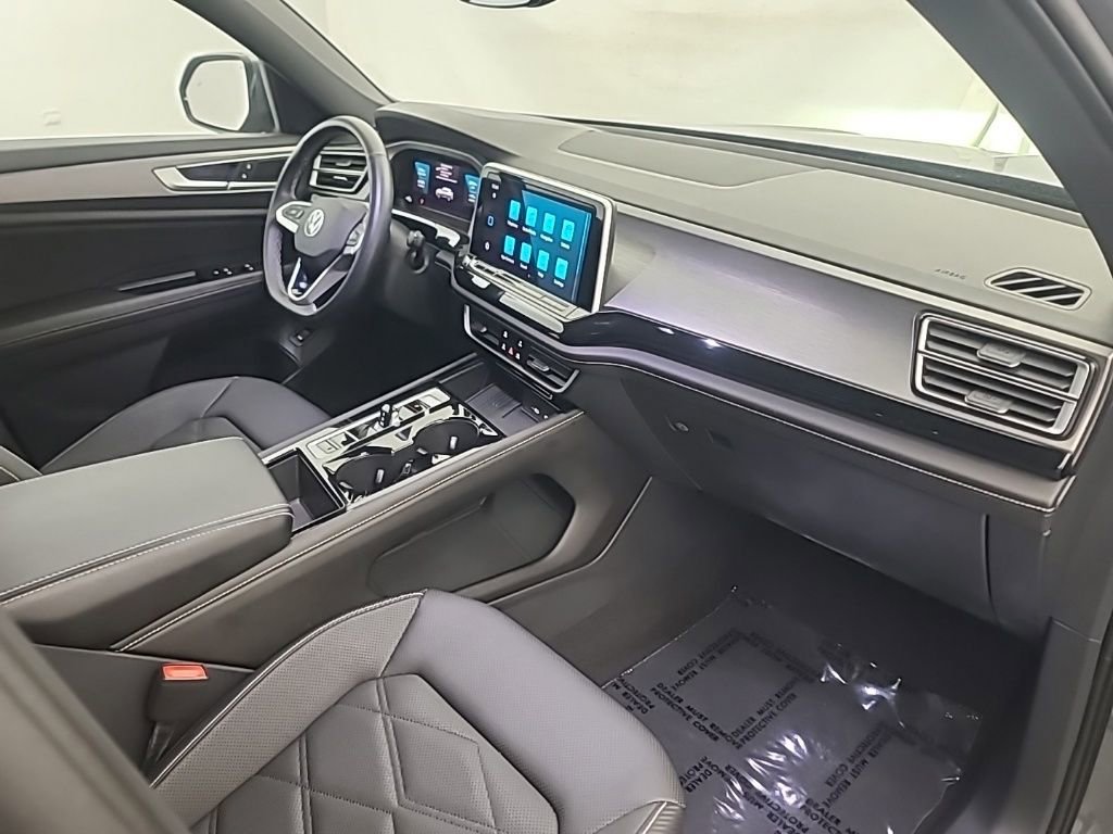 Used 2025 Volkswagen Atlas Cross Sport SE image 15