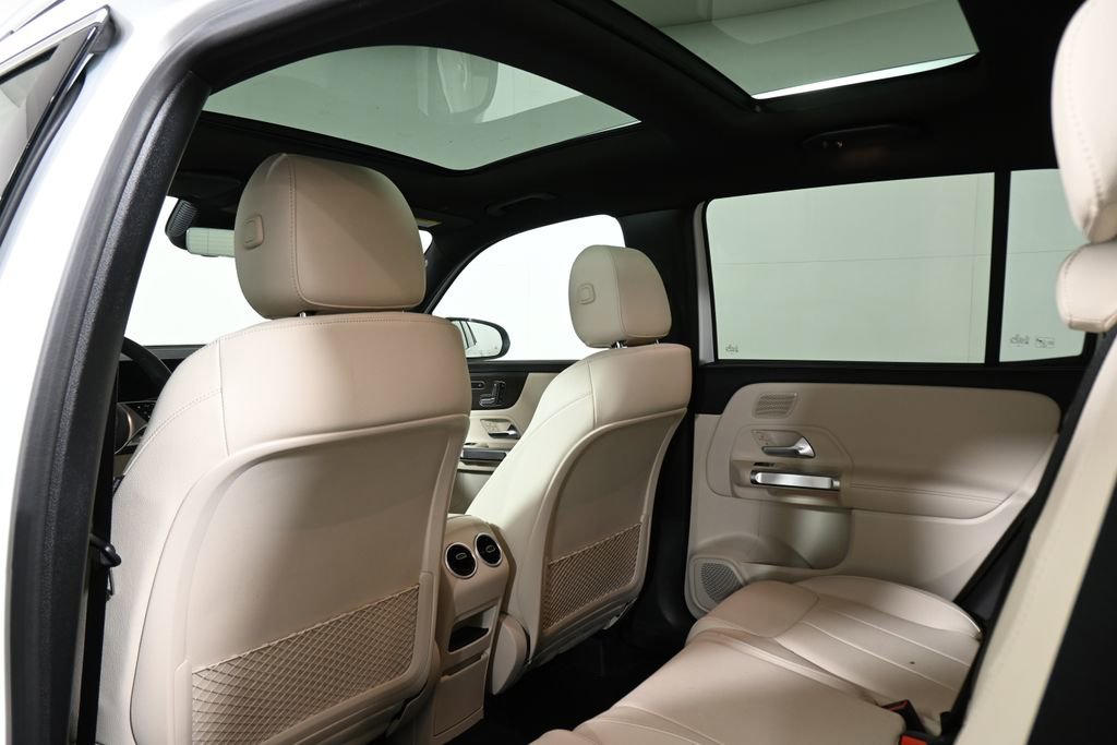 Certified 2026 Mercedes-Benz GLB 250 4MATIC image 32