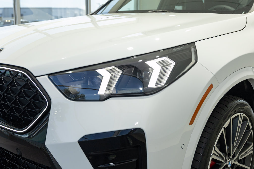 New 2027 BMW X2 xDrive28i AWD/4WD image 12