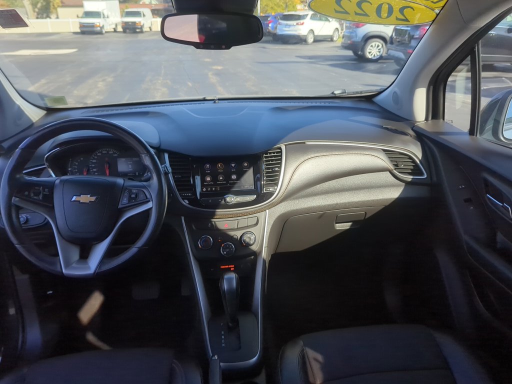 Used 2022 Chevrolet Trax LT w/ LT Convenience Package AWD/4WD image 31