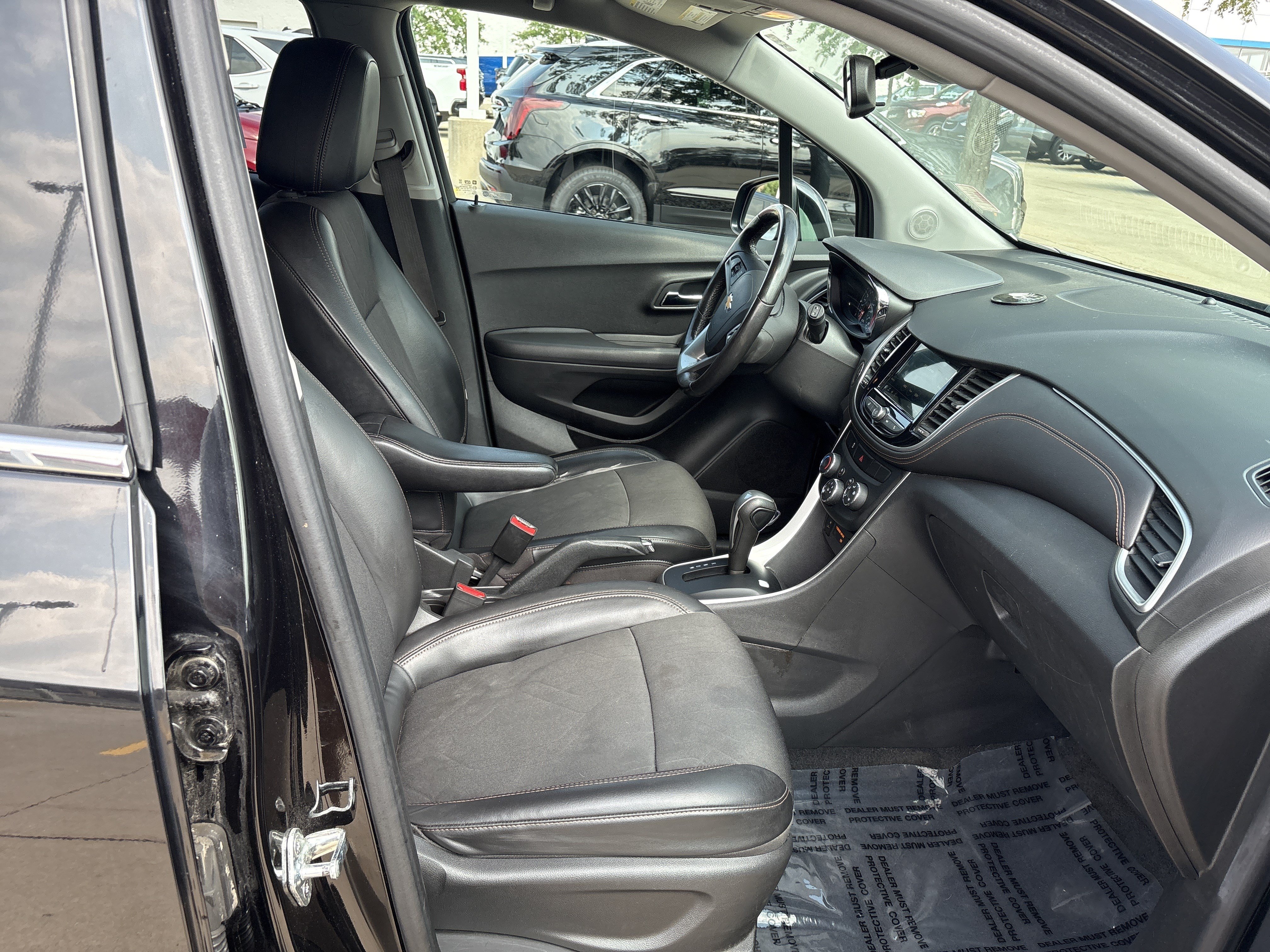 Used 2019 Chevrolet Trax LT w/ LT Convenience Package FWD image 18