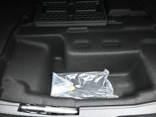 Used 2024 Mercedes-Benz C 300 Sedan image 12