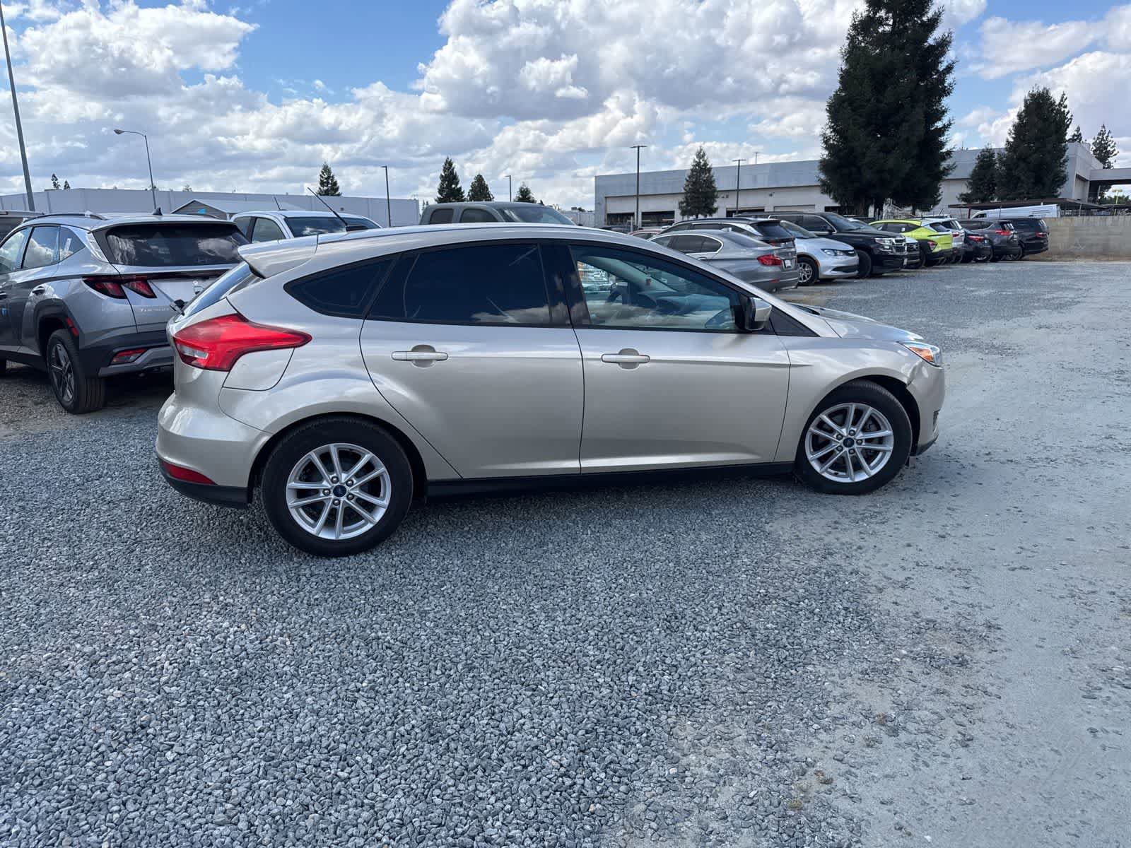 Used 2018 Ford Focus SE FWD image 3