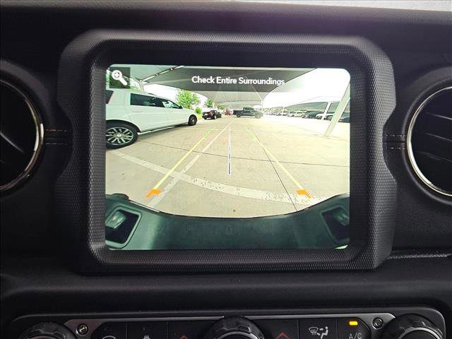 Used 2023 Jeep Gladiator Overland AWD/4WD image 11