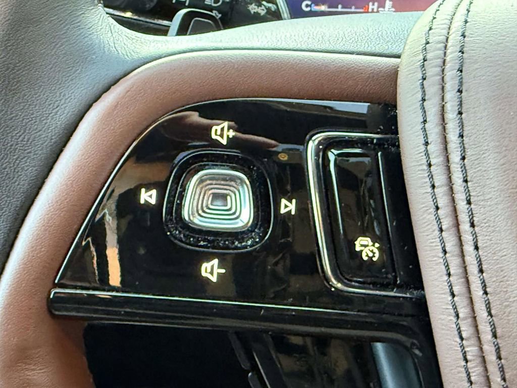 Used 2025 Lincoln Aviator Reserve image 21