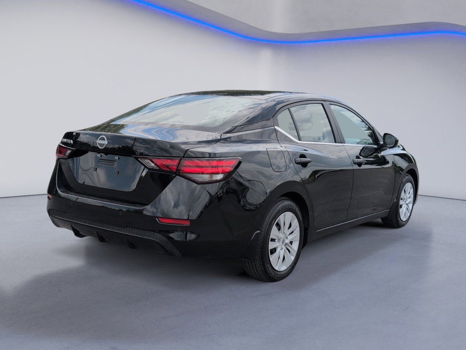 Used 2025 Nissan Sentra S FWD image 3