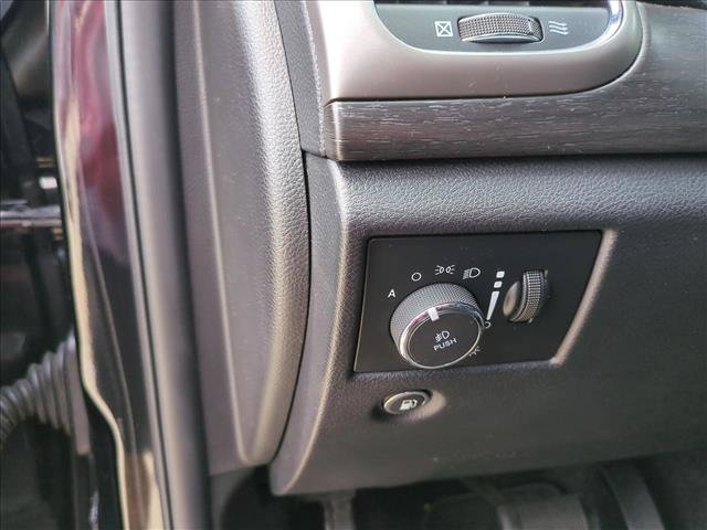Used 2018 Jeep Grand Cherokee Altitude AWD/4WD image 10