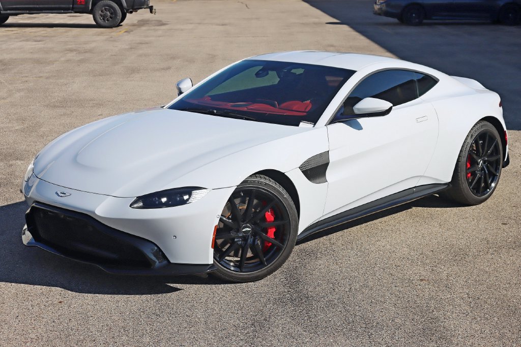 Used 2019 Aston Martin V8 Vantage Coupe RWD image 38