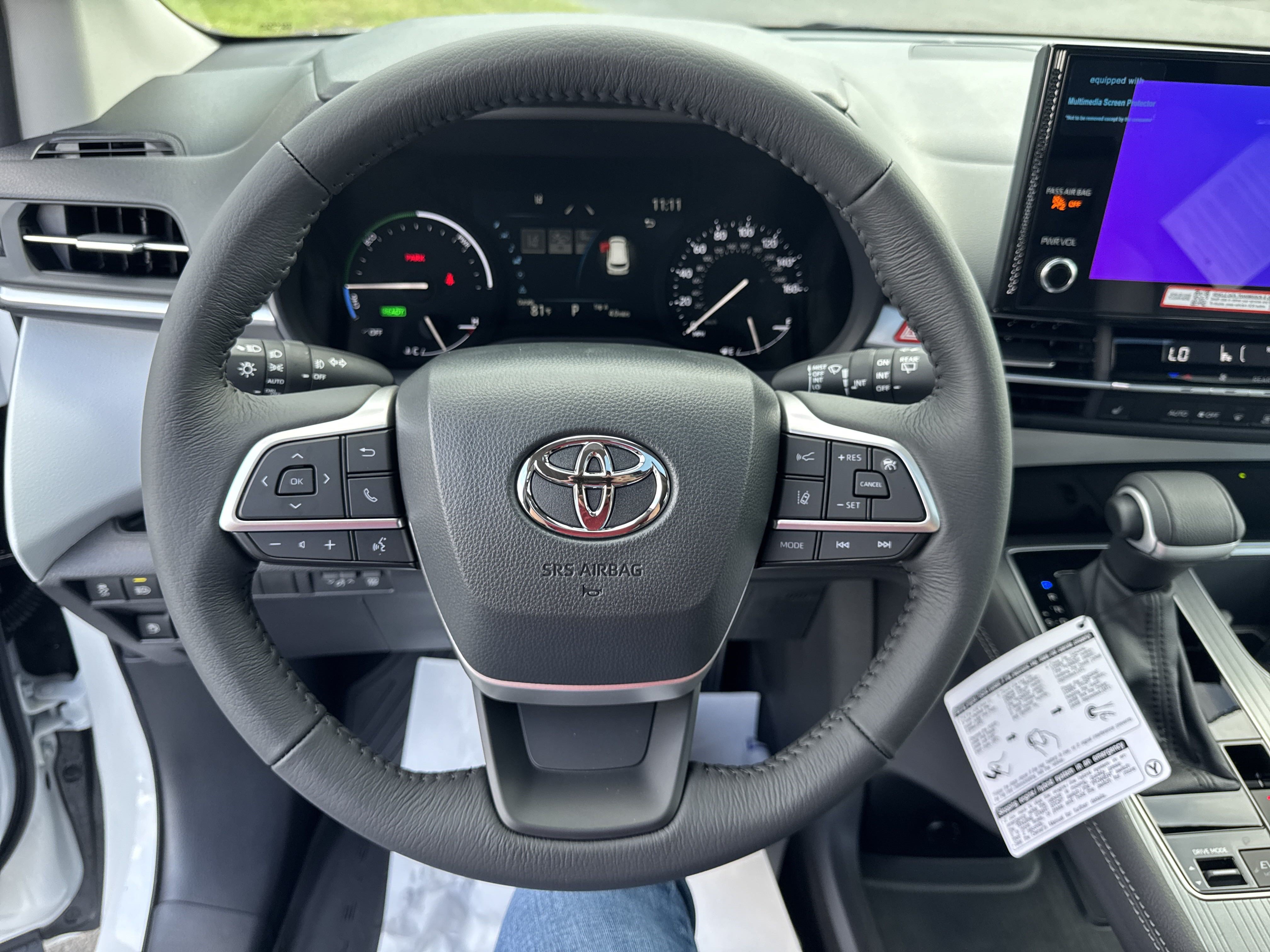 New 2025 Toyota Sienna XLE FWD image 17
