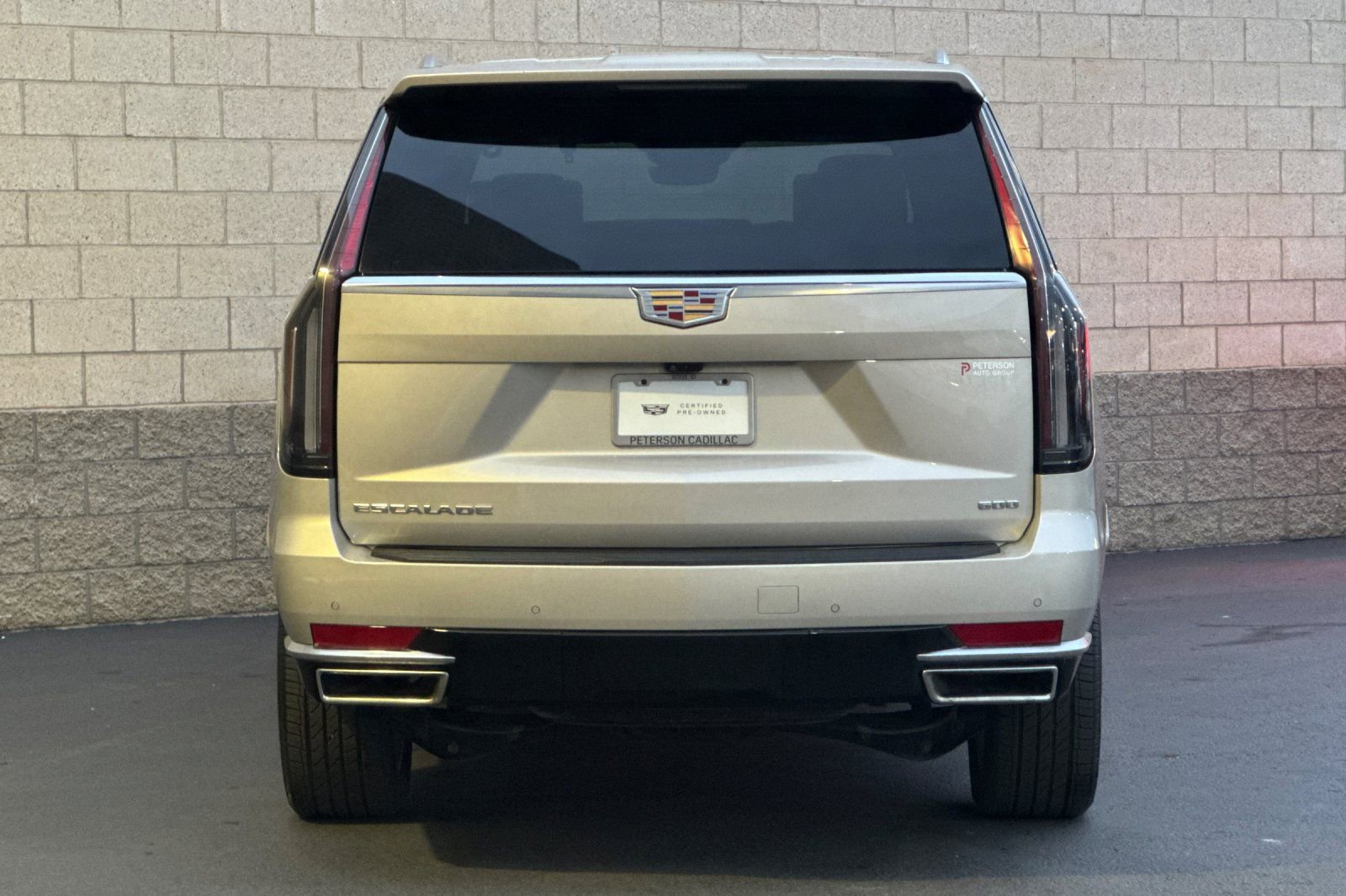 Certified 2024 Cadillac Escalade Premium Luxury Platinum w/ Heavy-Duty Trailer Package image 5