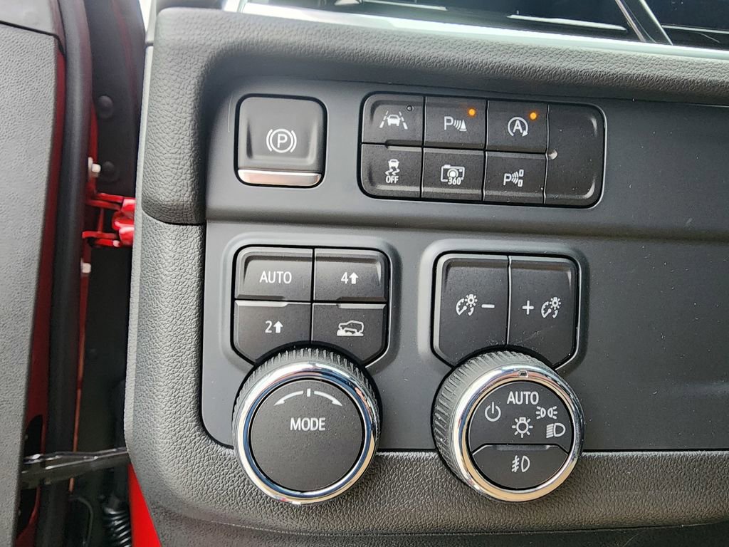 New 2025 Chevrolet Suburban Premier image 15