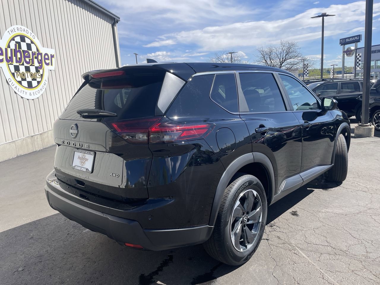 Used 2025 Nissan Rogue SV AWD/4WD image 7