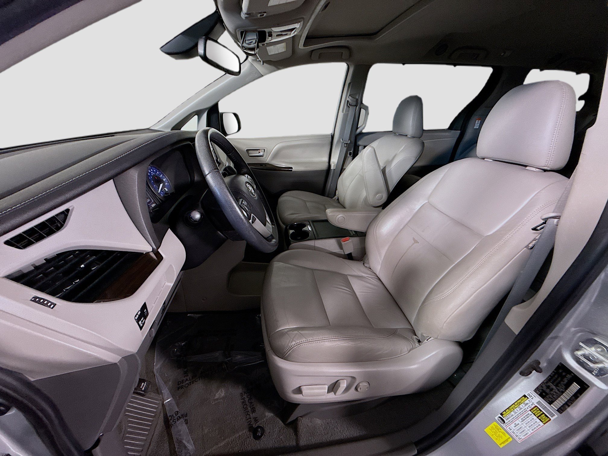 Used 2020 Toyota Sienna XLE FWD image 22