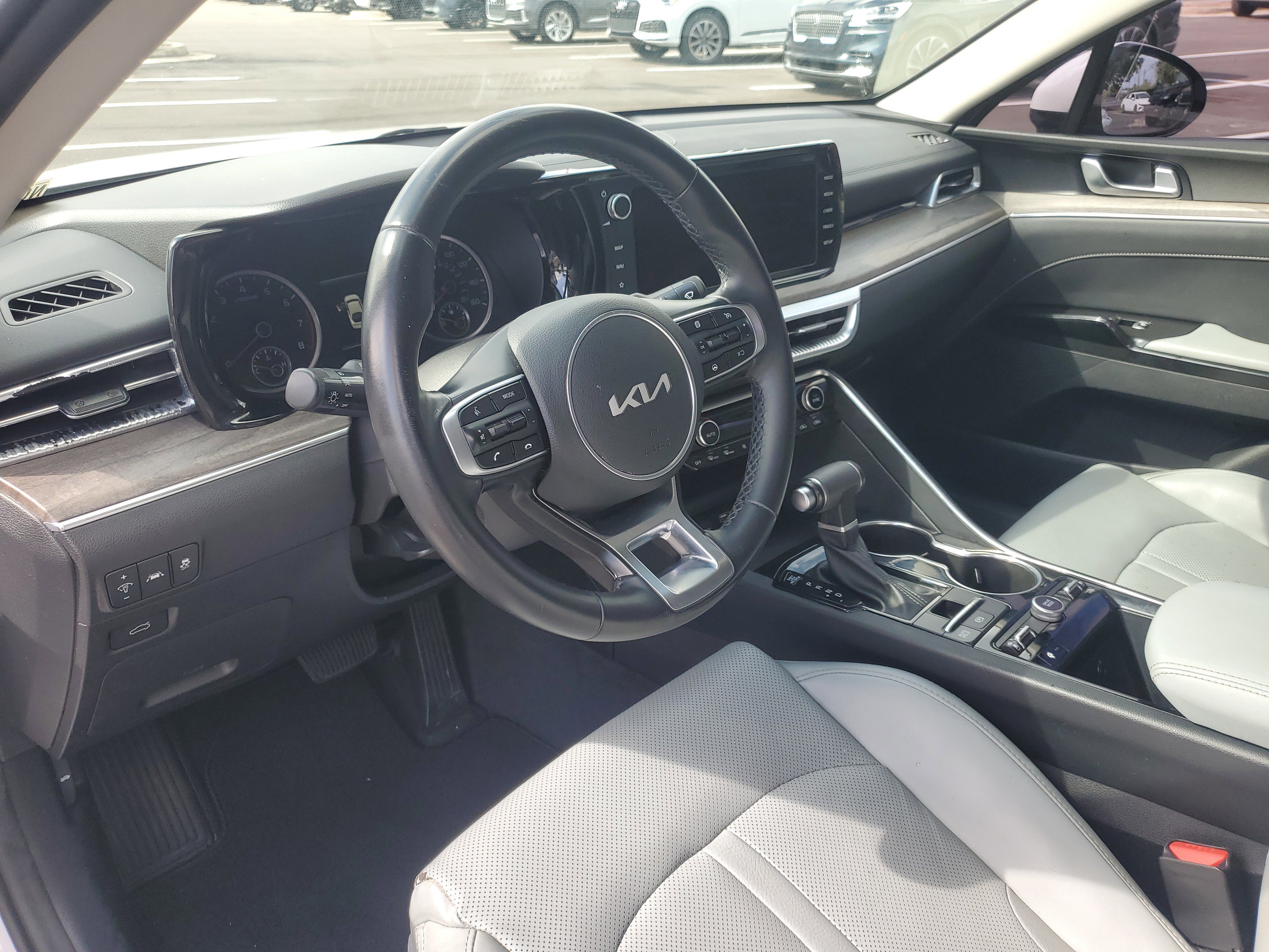 Used 2022 Kia K5 EX image 10