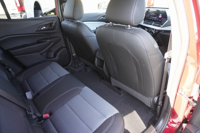 Used 2025 Chevrolet Trax LT w/ Driver Confidence Package image 14
