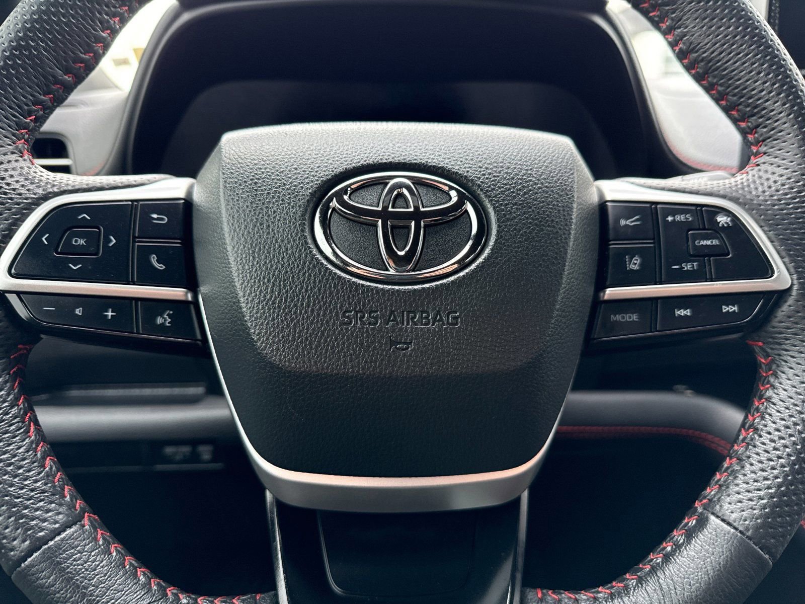 Used 2025 Toyota Sienna XSE w/ XSE Premium Package image 26