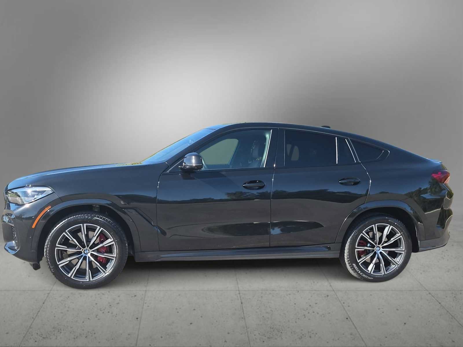 Used 2022 BMW X6 xDrive40i w/ M Sport Package AWD/4WD image 5