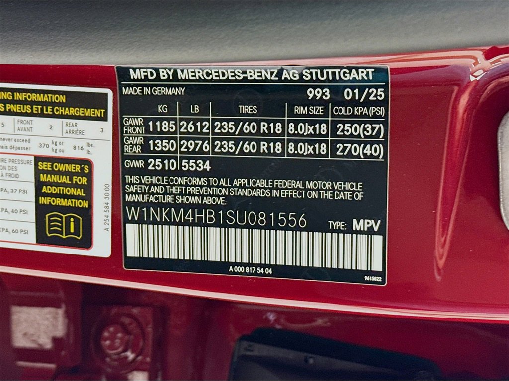 Used 2025 Mercedes-Benz GLC 300 4MATIC image 34