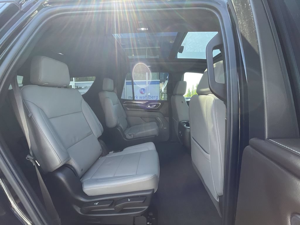 Used 2021 Chevrolet Tahoe Z71 w/ Z71 Signature Package AWD/4WD image 28
