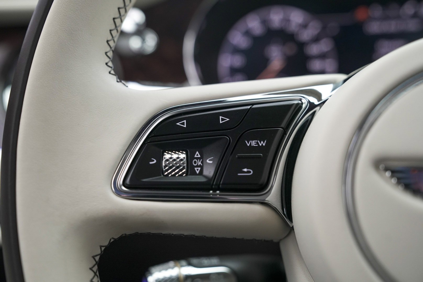 Used 2023 Bentley Continental GT Azure image 17