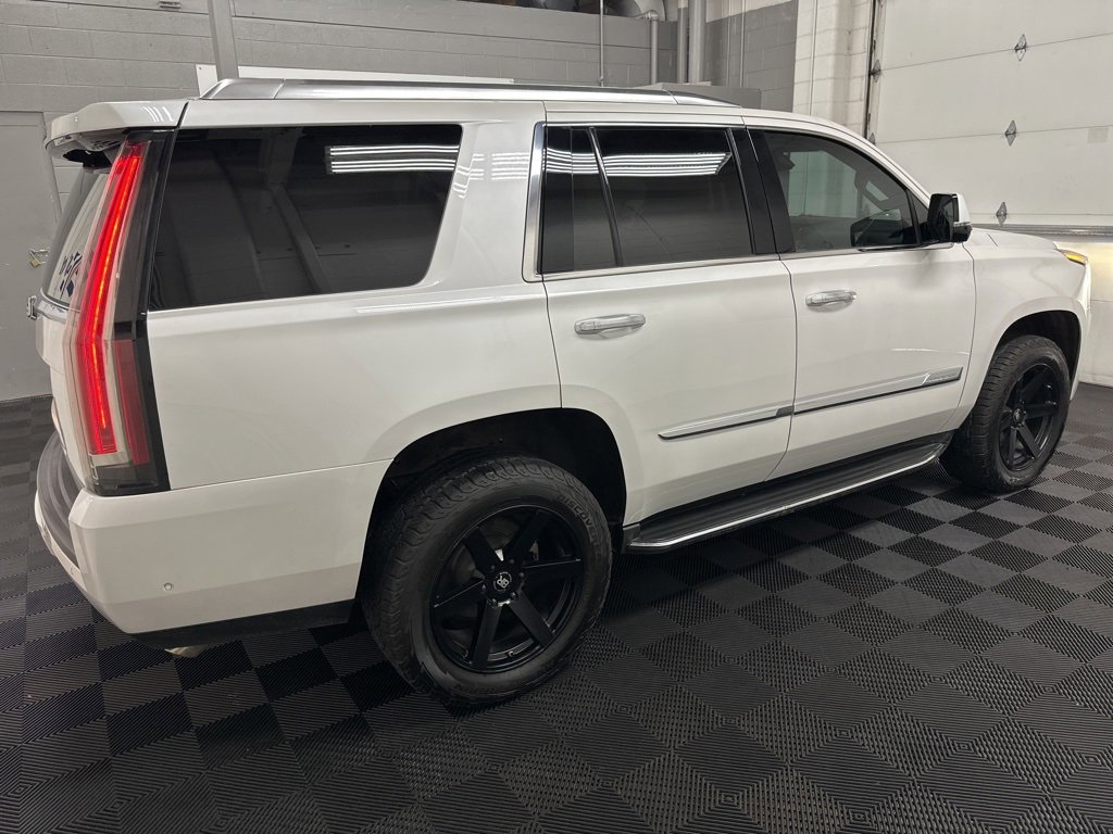Used 2018 Cadillac Escalade Luxury image 10