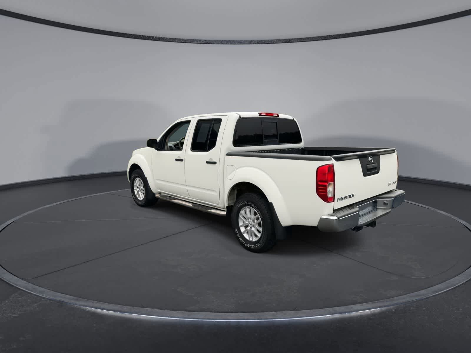 Used 2018 Nissan Frontier SV AWD/4WD image 6