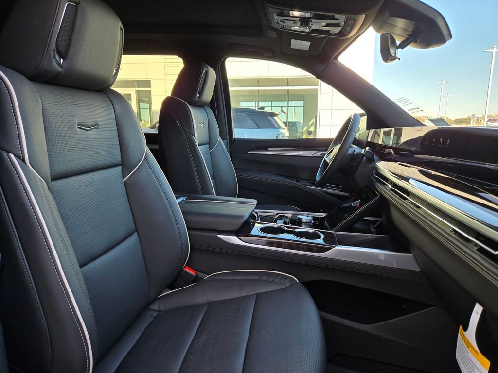 New 2026 Cadillac Escalade Luxury w/ LPO, Floor Liner Package image 30
