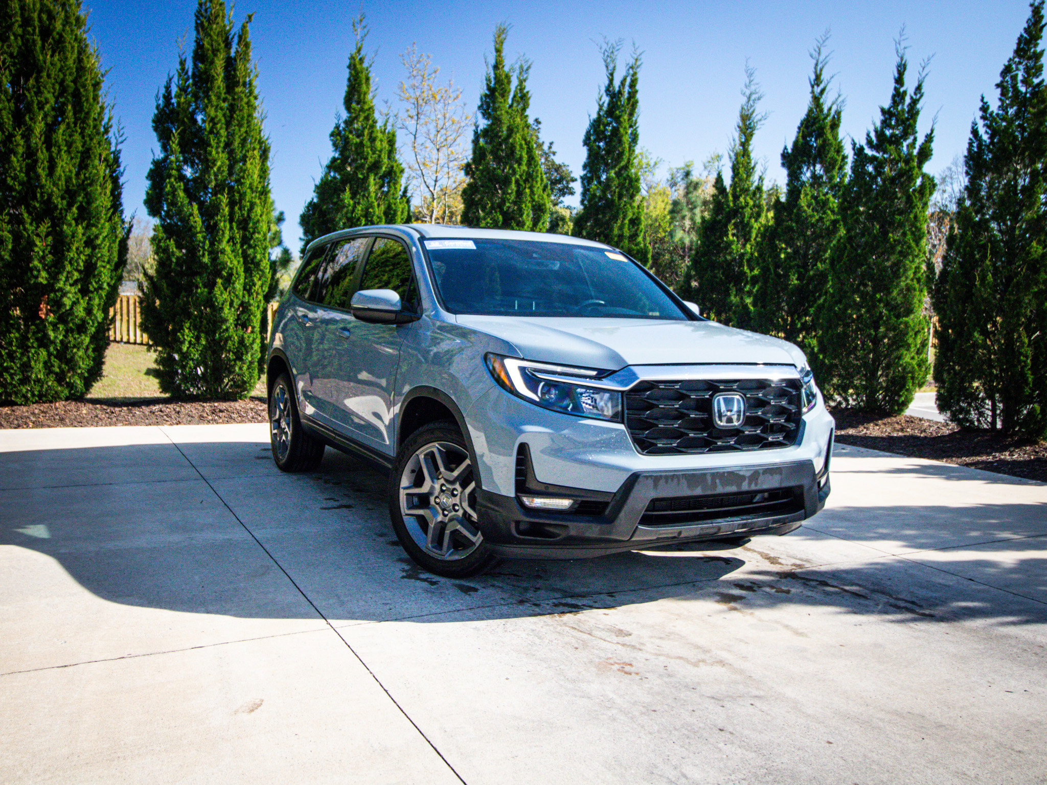 Used 2023 Honda Passport EX-L image 2