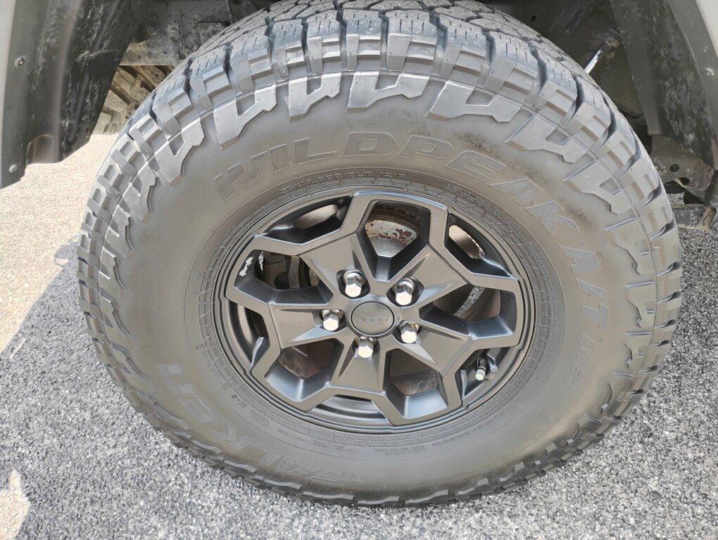 Used 2021 Jeep Gladiator Sport AWD/4WD image 25