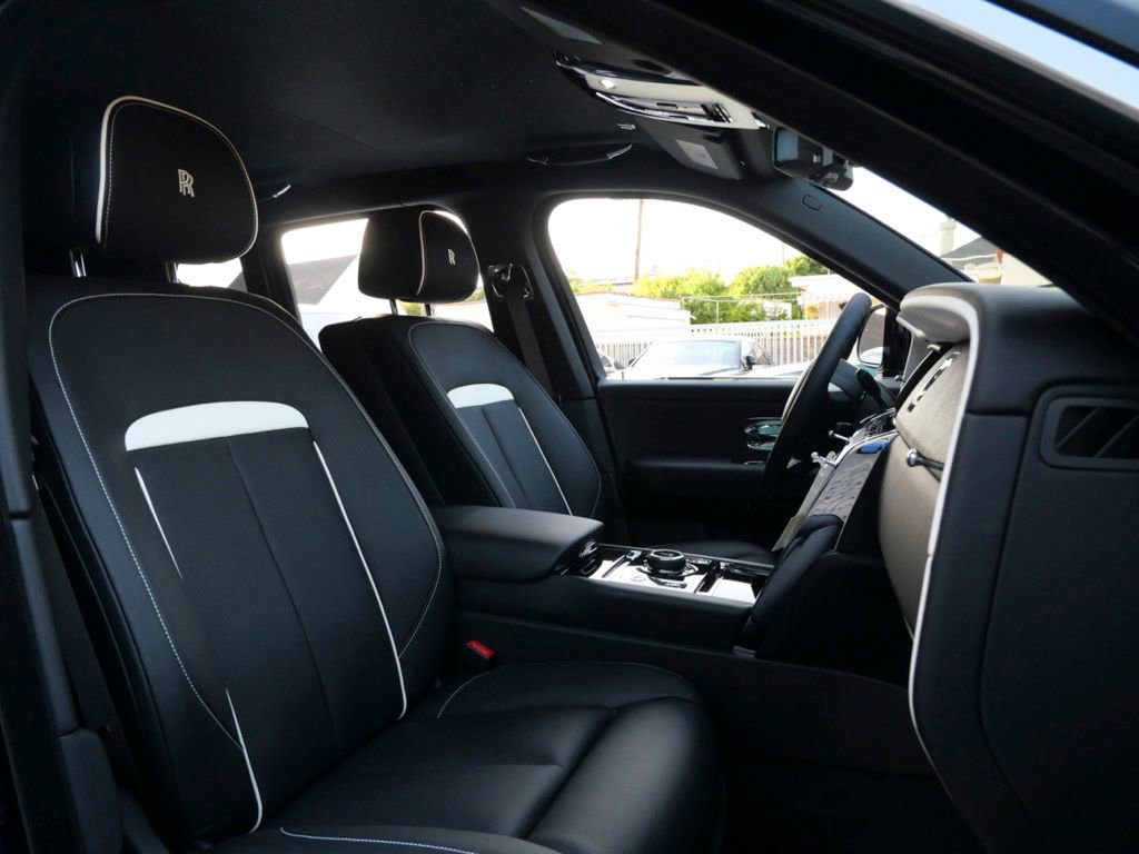Certified 2023 Rolls-Royce Cullinan AWD/4WD image 32