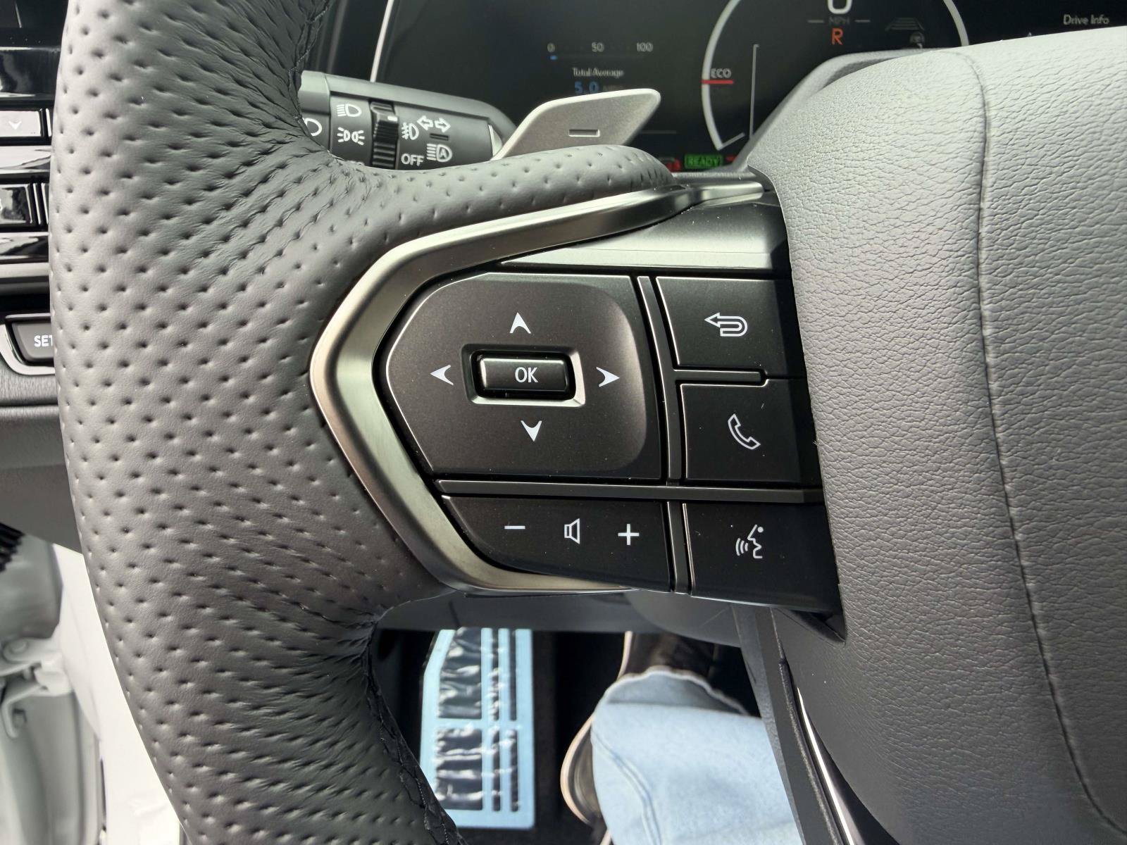 New 2026 Lexus TX 500h AWD w/ Technology Package image 17
