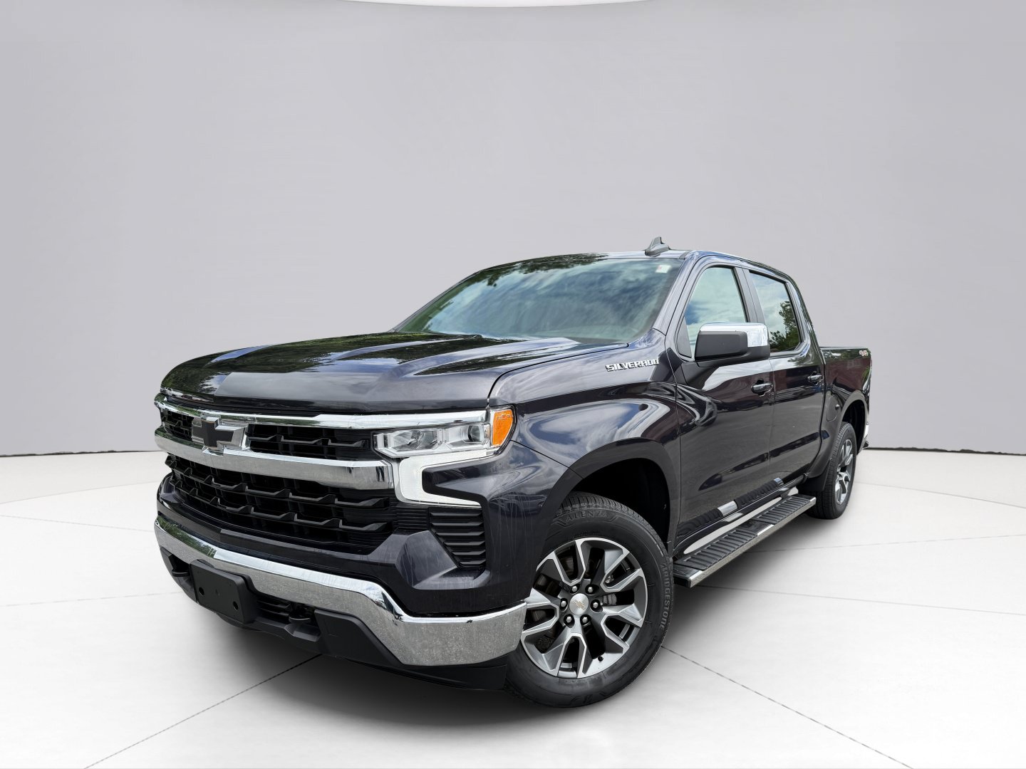 Used 2023 Chevrolet Silverado 1500 LT AWD/4WD image 1