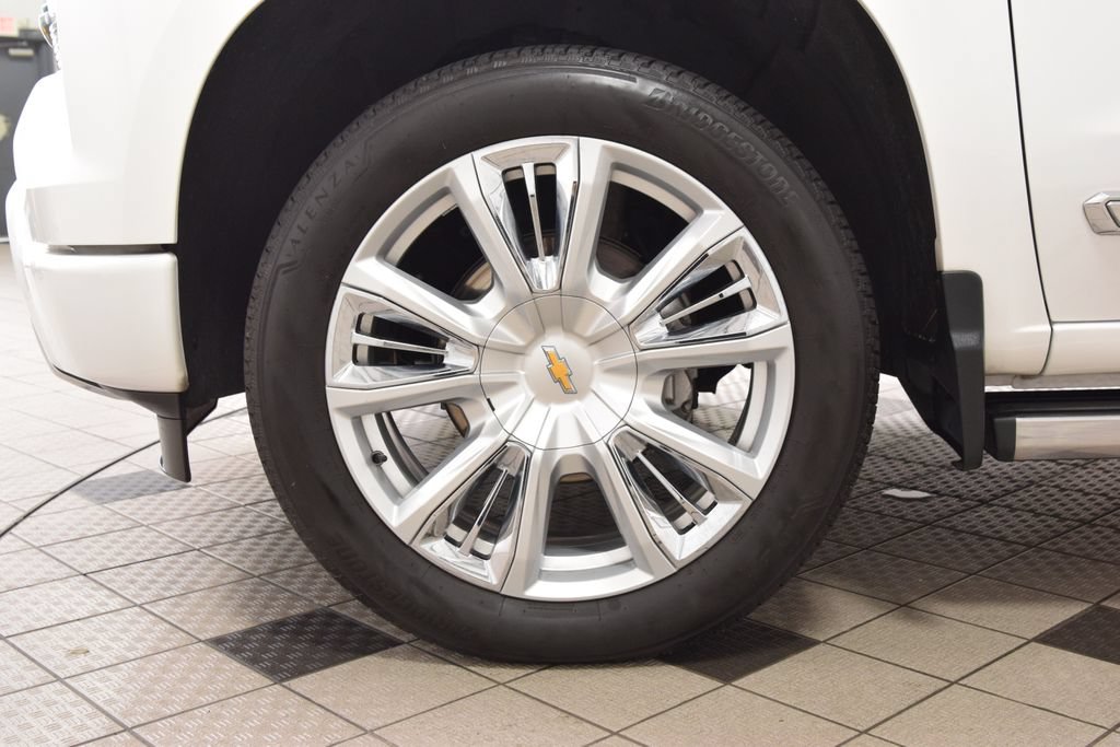 Used 2024 Chevrolet Silverado 1500 High Country AWD/4WD image 30