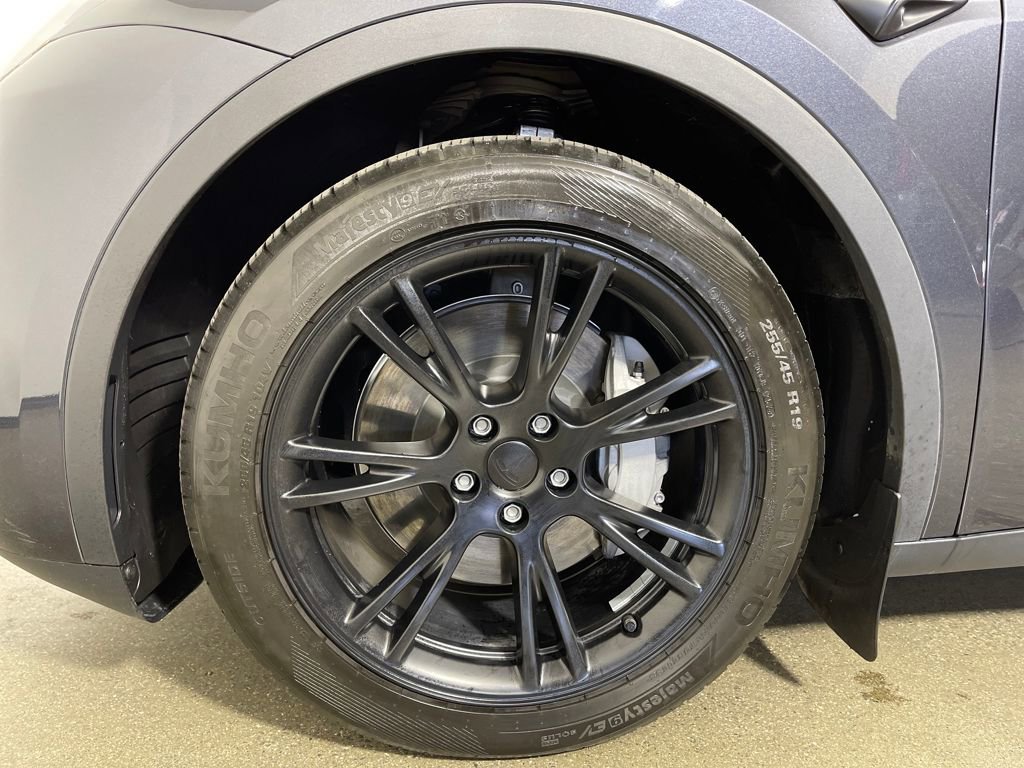Used 2024 Tesla Model Y Long Range image 11