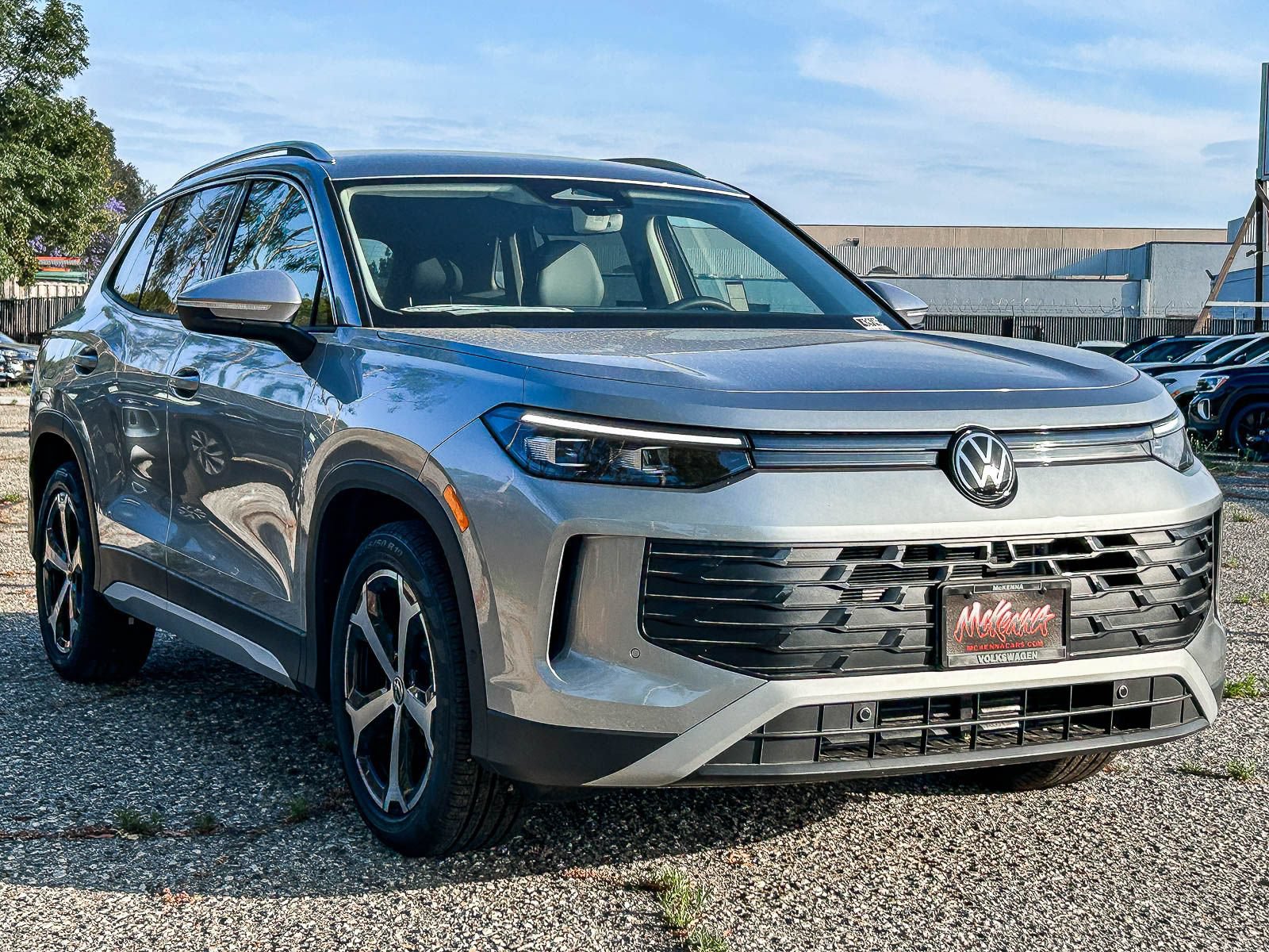 New 2026 Volkswagen Tiguan SE FWD image 3