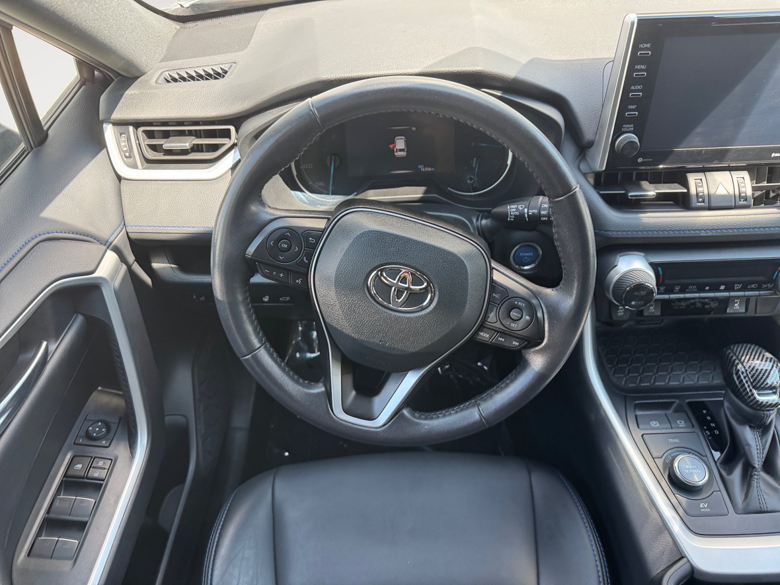 Used 2022 Toyota RAV4 XSE w/ XSE Grade Weather Package AWD/4WD image 12
