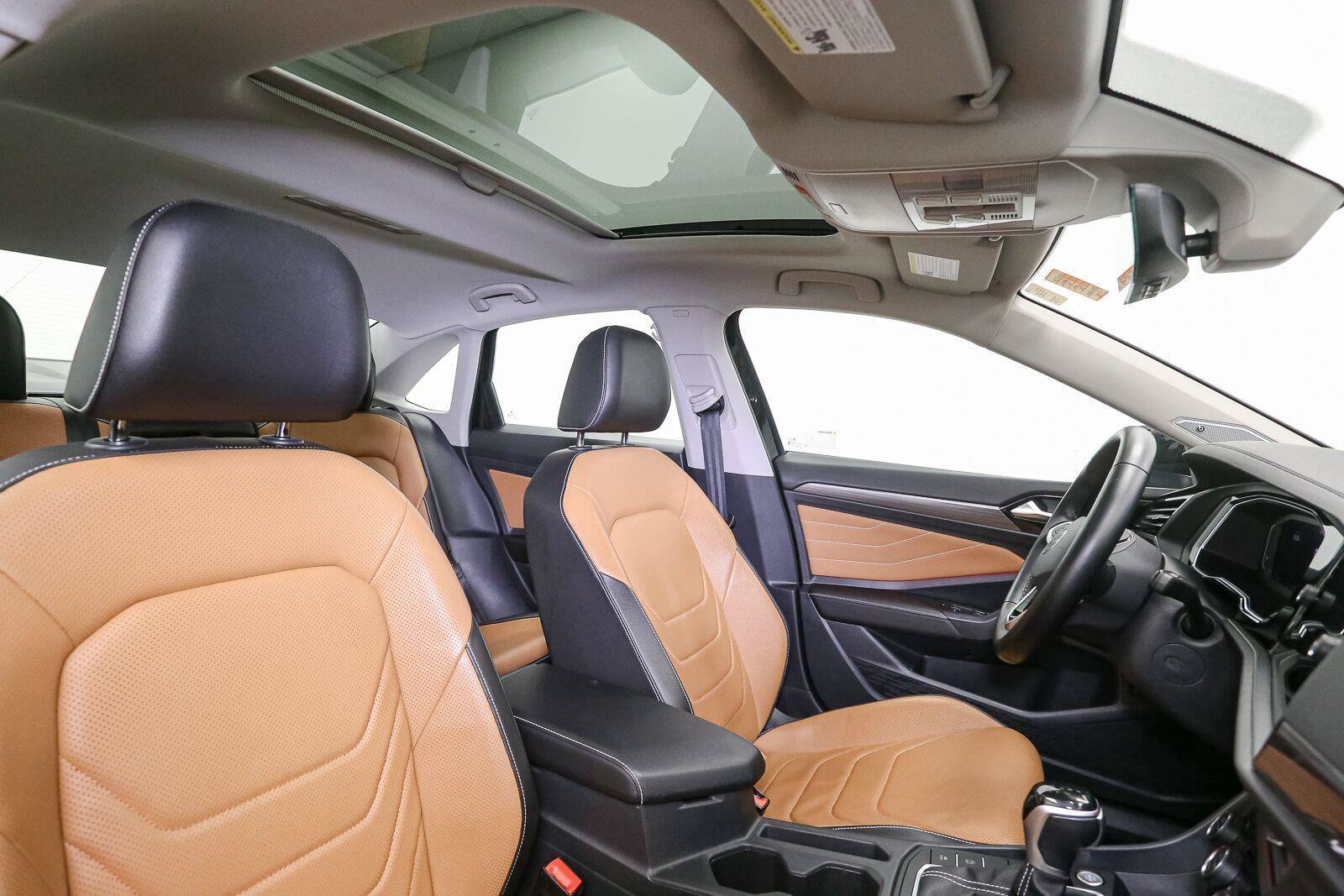 Certified 2023 Volkswagen Jetta SEL FWD image 21